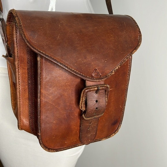 Handmade Genuine Leather Crossbody Double Compartment Saddle Bag - Picture 2 of 15